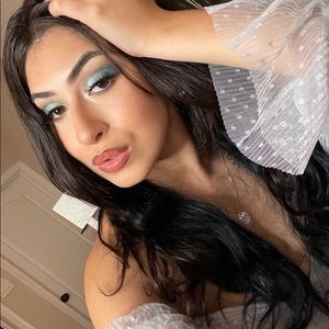 Meet your Posher, Thalia